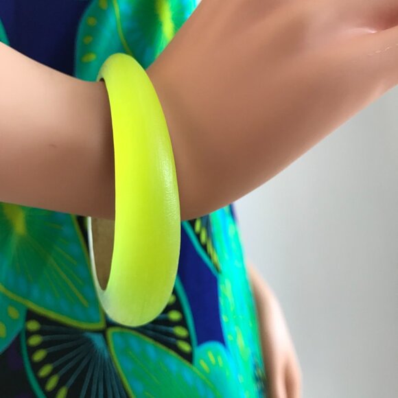 Neon Bangle - Picture 5 of 12